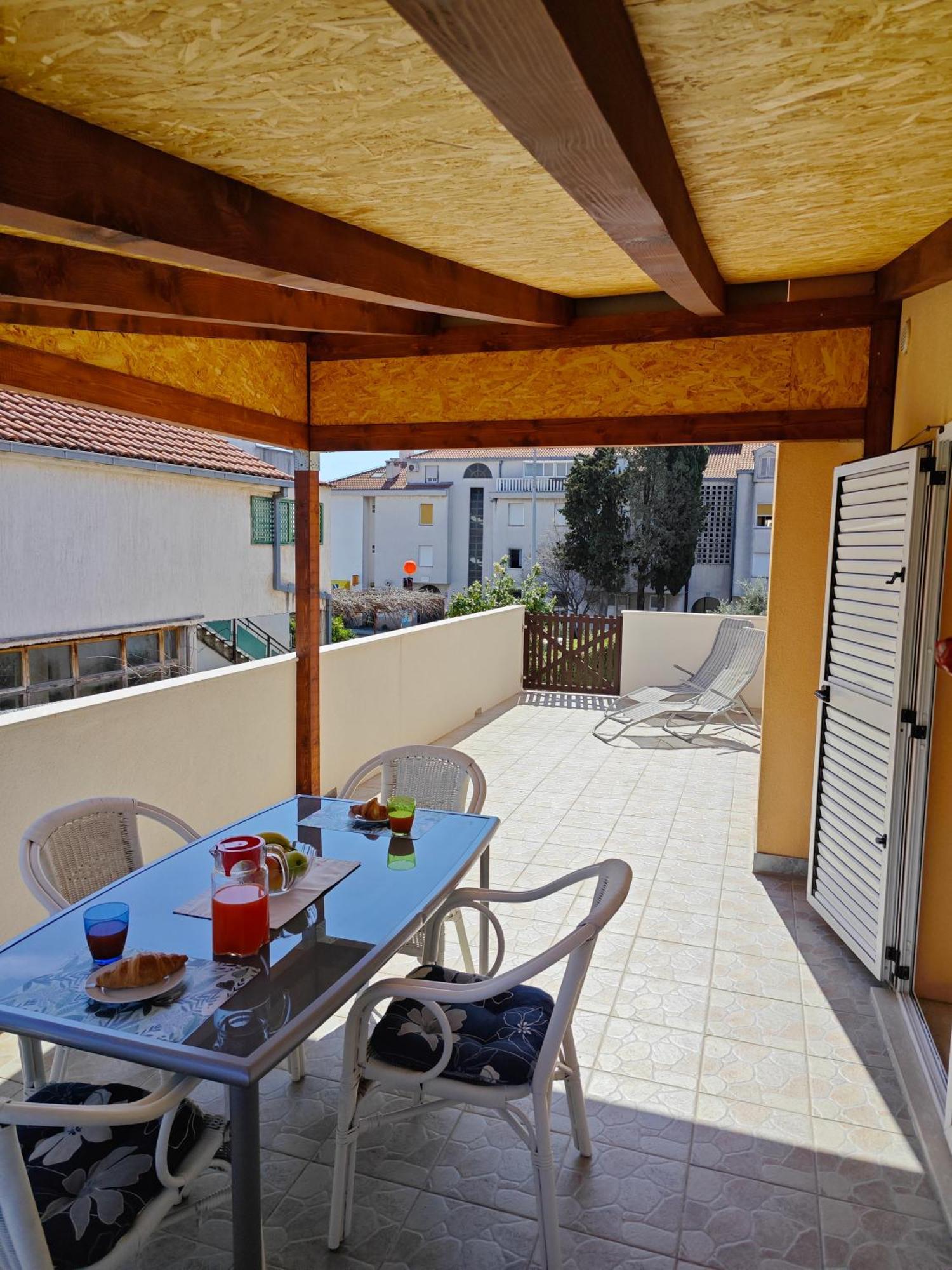 Apartment Paula Kaštela Екстериор снимка
