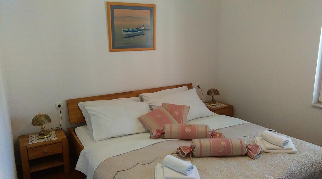 Apartment Paula Kaštela Екстериор снимка