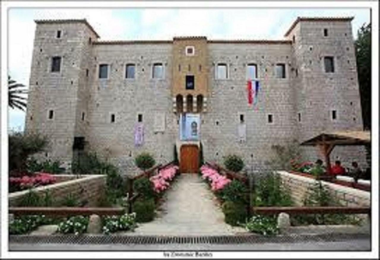 Apartment Paula Kaštela Екстериор снимка