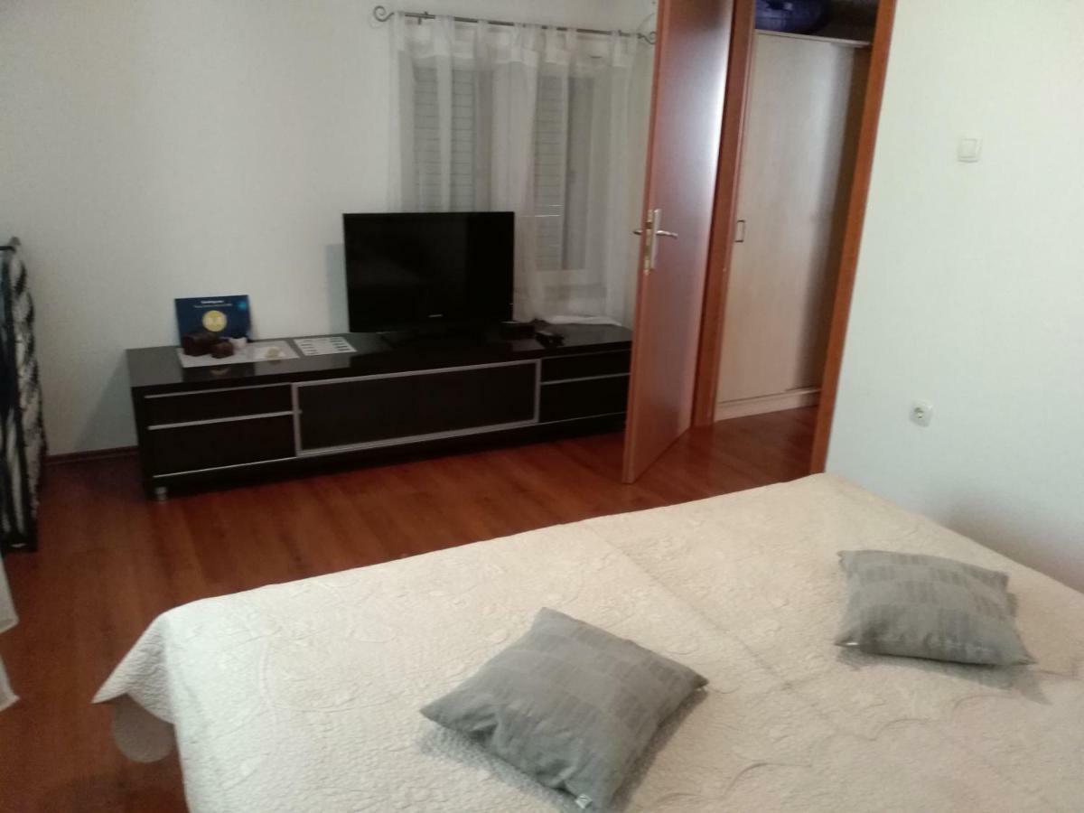 Apartment Paula Kaštela Екстериор снимка
