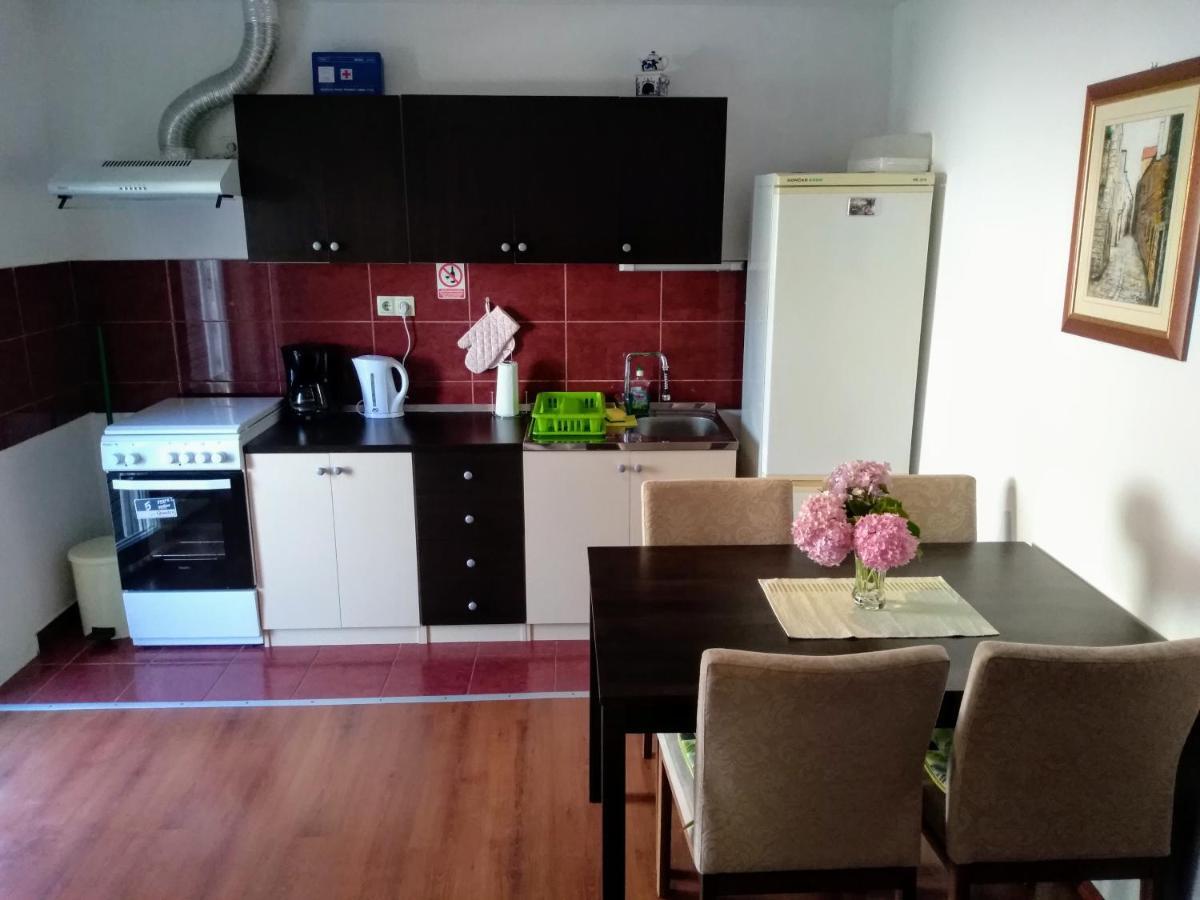 Apartment Paula Kaštela Екстериор снимка