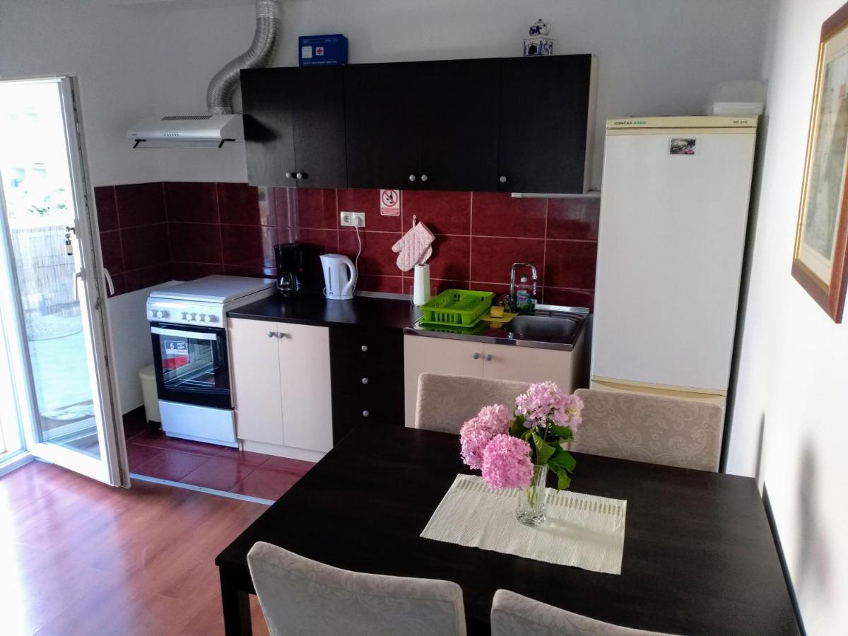 Apartment Paula Kaštela Екстериор снимка